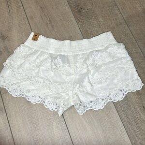 Hollister Laced shorts